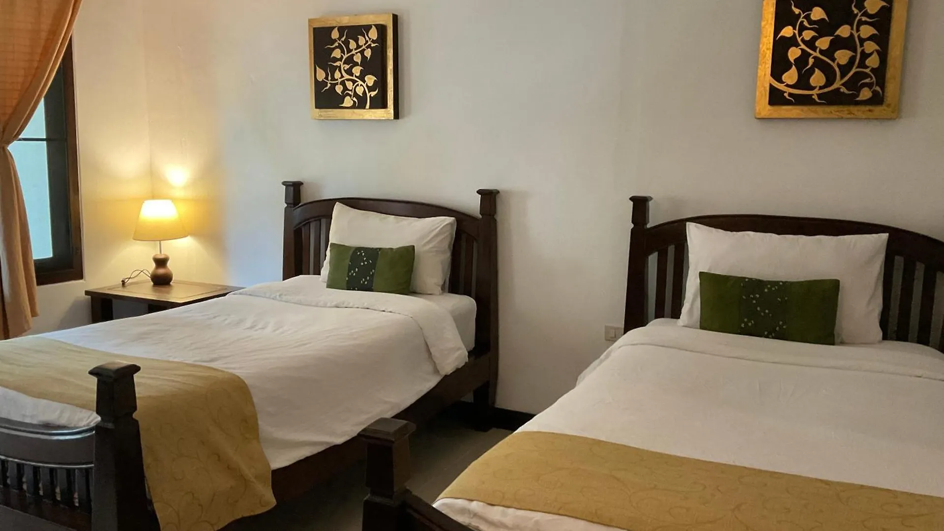 Seashell Resort Koh Tao-Sha Plus 3*,